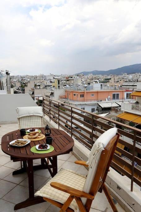Apartamento Fly Me To The Moon! Atenas Exterior foto