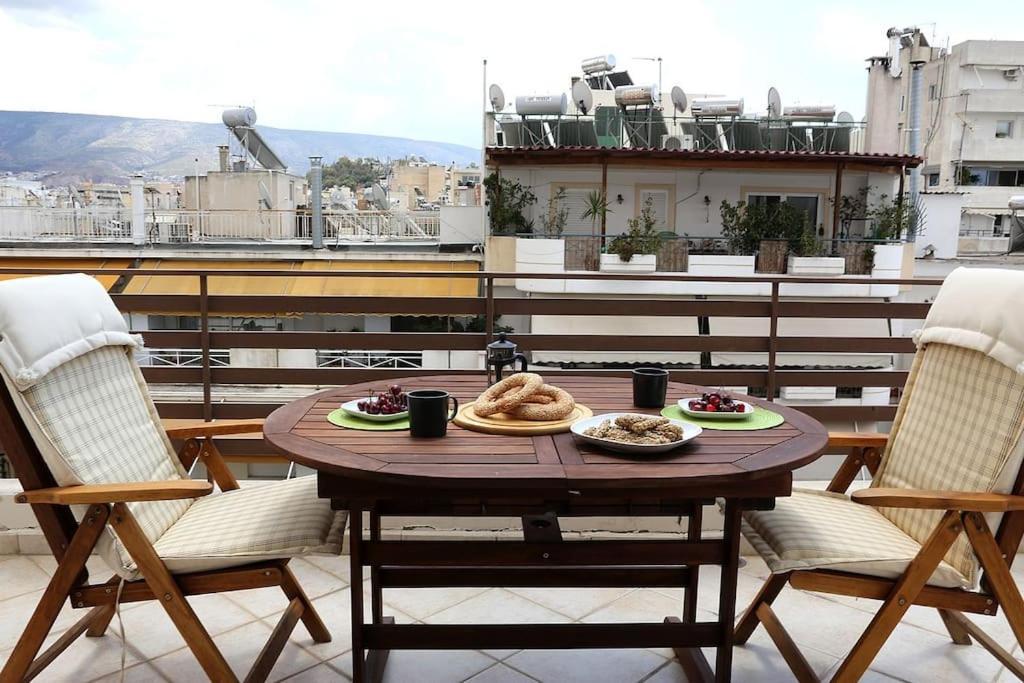 Apartamento Fly Me To The Moon! Atenas Exterior foto
