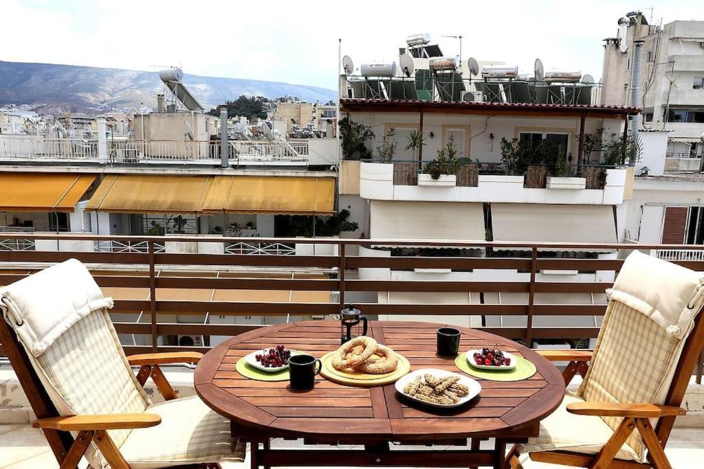 Apartamento Fly Me To The Moon! Atenas Exterior foto